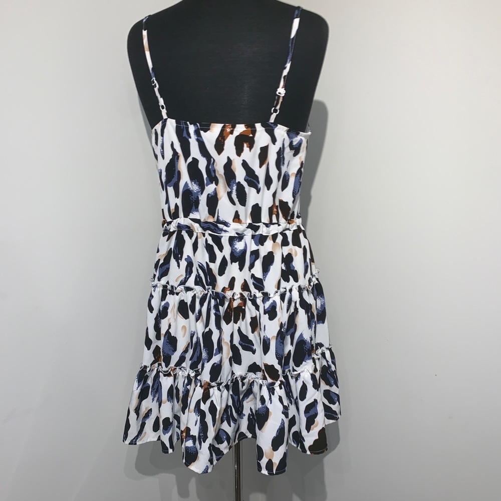 Only 1 left, size large! Classy but sassy dress - Picture 7 of 7